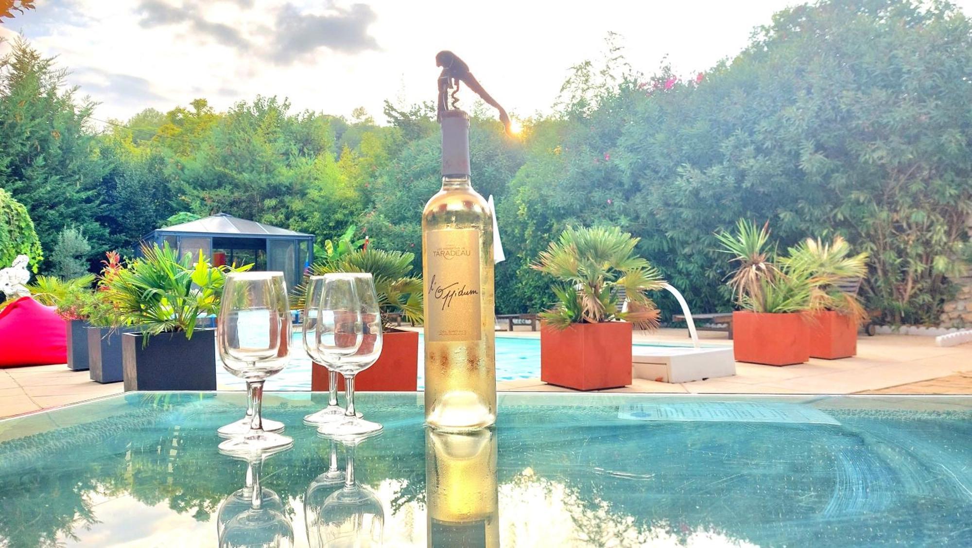 La Bergerie Du Moulin (Adults Only) Bed & Breakfast Taradeau Dış mekan fotoğraf