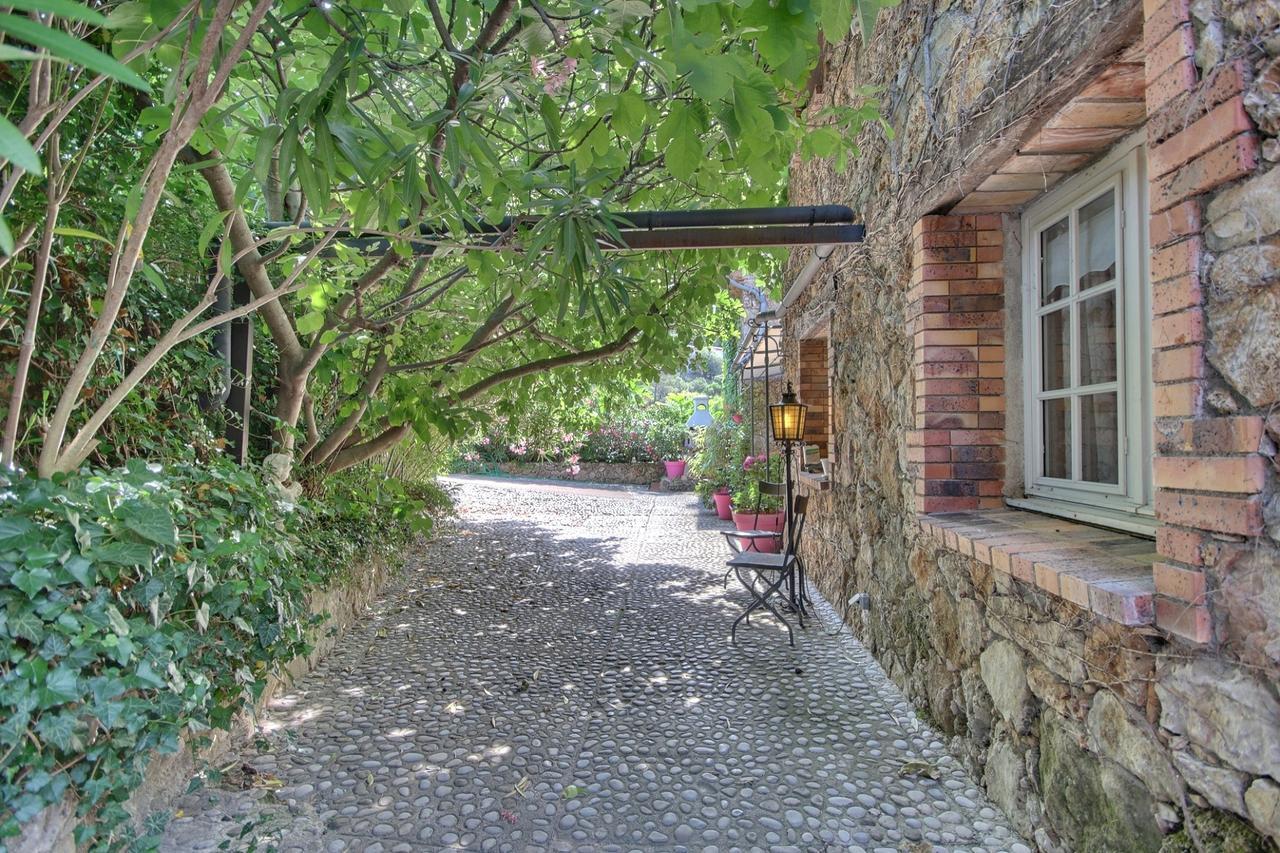 La Bergerie Du Moulin (Adults Only) Bed & Breakfast Taradeau Dış mekan fotoğraf